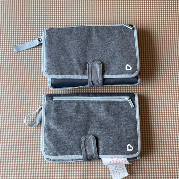 Munchkin designer diaper change kit. Set of 2 - Picture 3 of 11